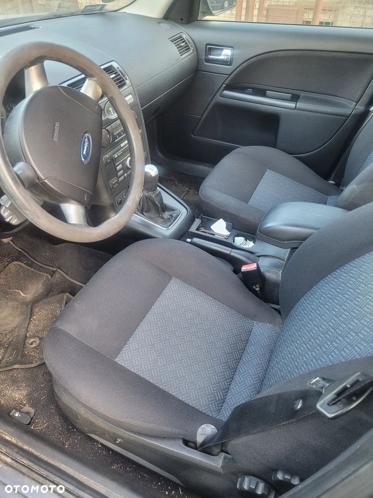 Ford Mondeo 1.8 Ambiente - 3