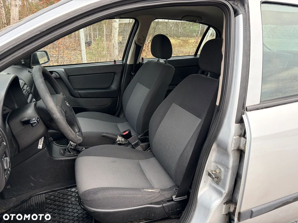 Ford Focus 1.6 Ambiente EU5 - 10