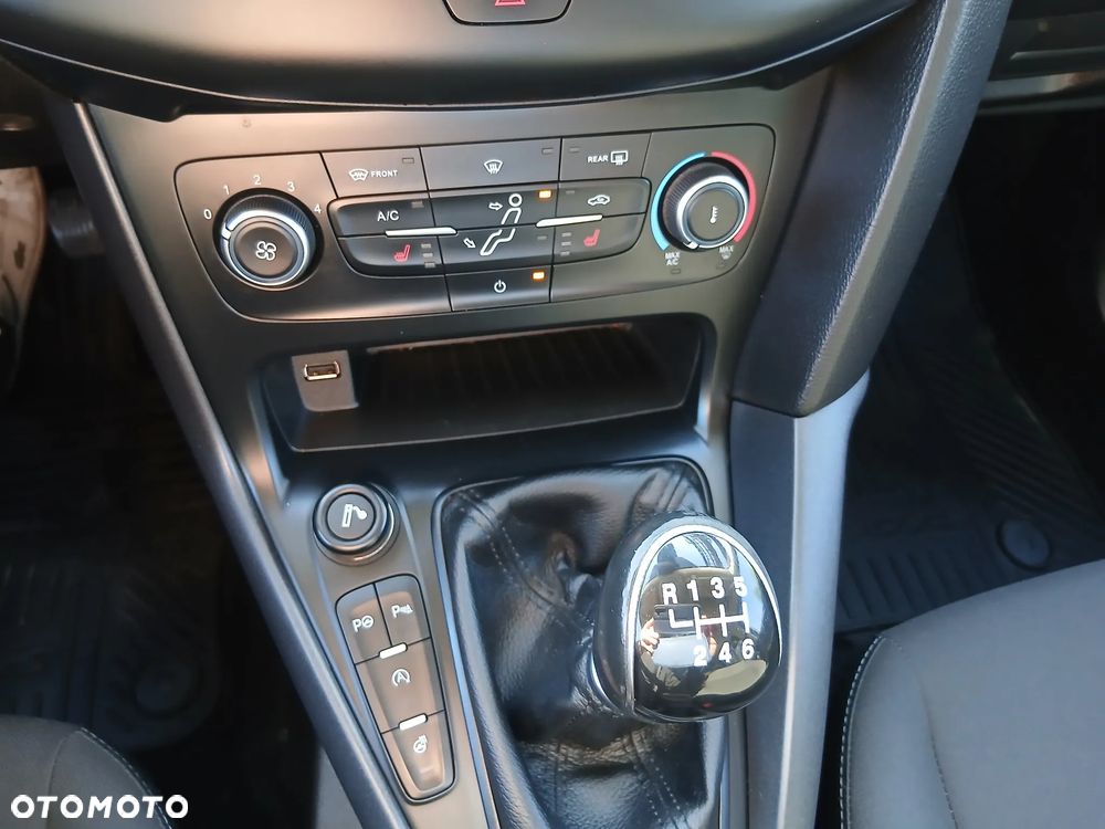 Ford Focus 1.0 EcoBoost STart-Stopp-System TITANIUM - 10