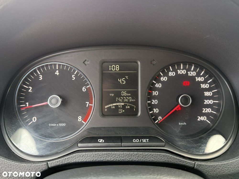 Volkswagen Polo - 25