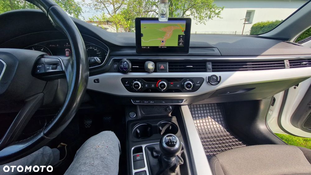 Audi A4 Avant 2.0 TDI - 26