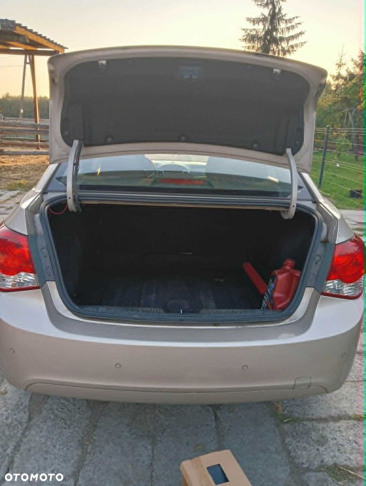 Chevrolet Cruze - 8