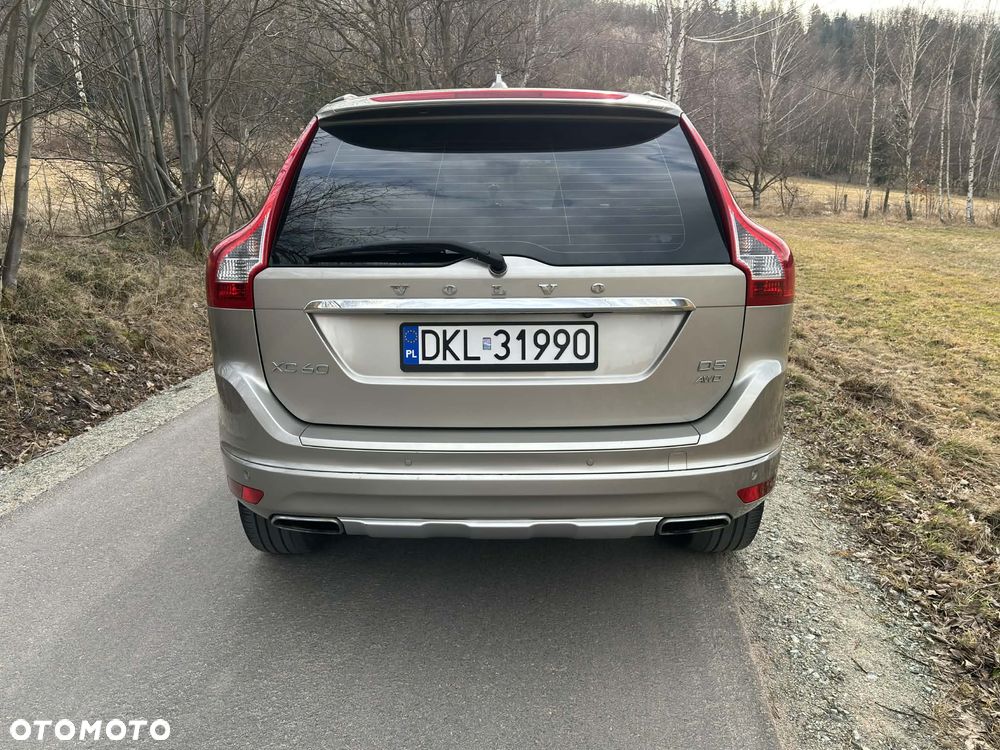 Volvo XC 60 D5 AWD Geartronic Summum - 9