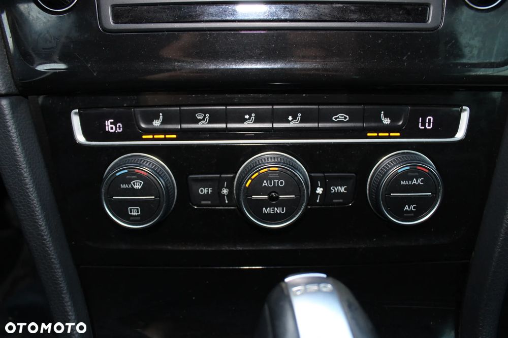 Volkswagen Golf - 27