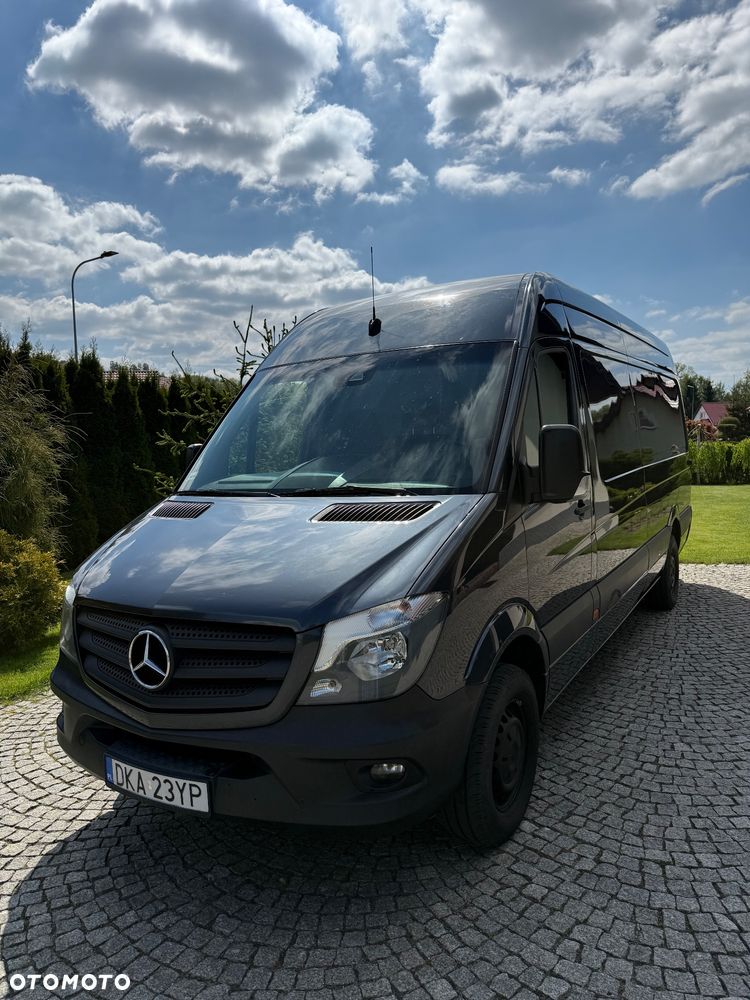 Mercedes-Benz Sprinter - 2