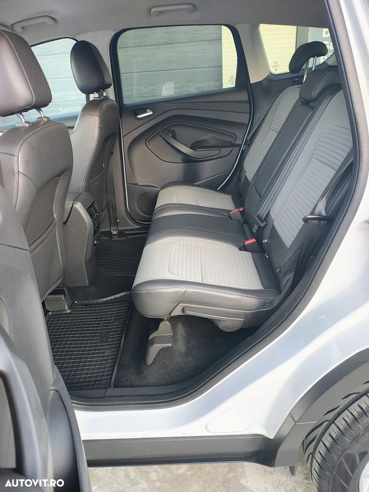 Ford Kuga 1.5 TDCi 2x4 Titanium - 15