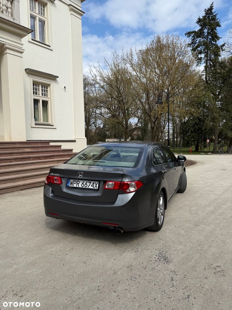 Honda Accord 2.0 Elegance Nav - 2