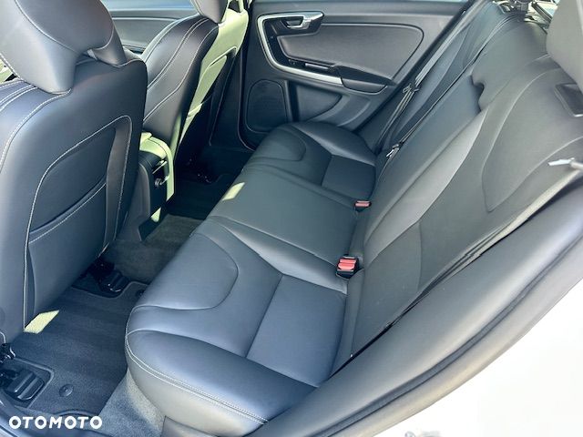 Volvo V60 D4 Geartronic Summum - 13