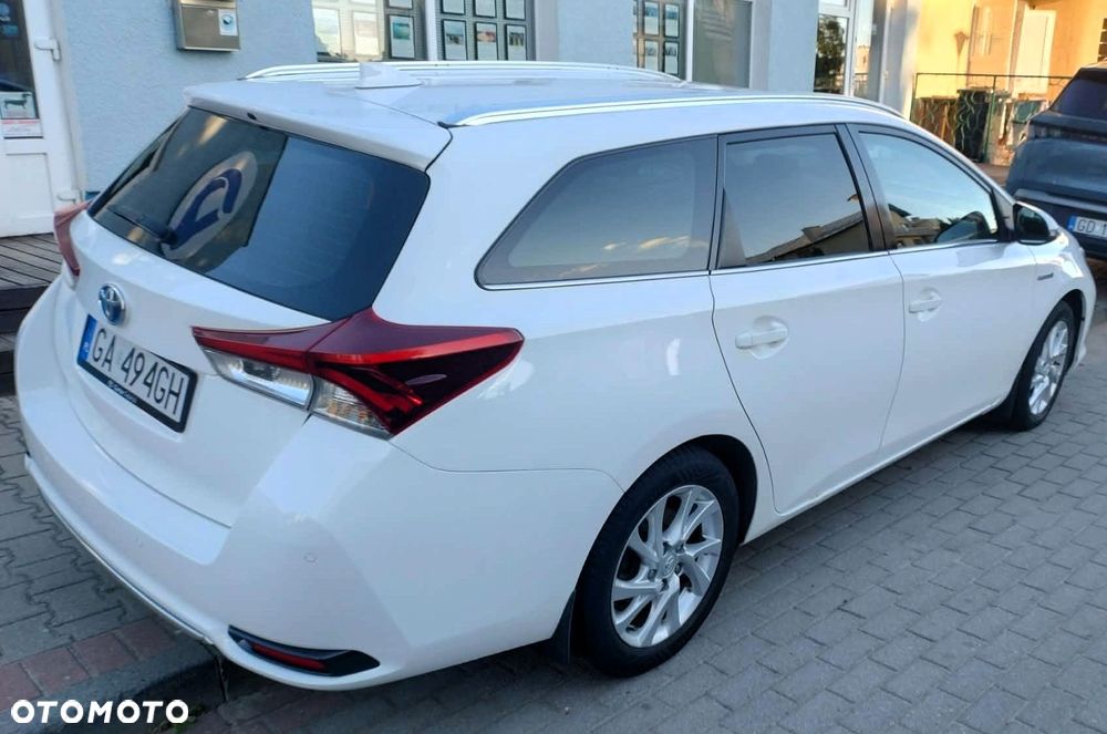 Toyota Auris Hybrid 135 Prestige - 8
