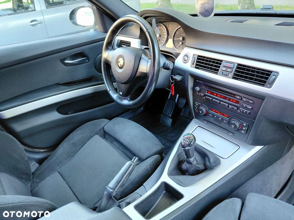 BMW Seria 3 318i - 17