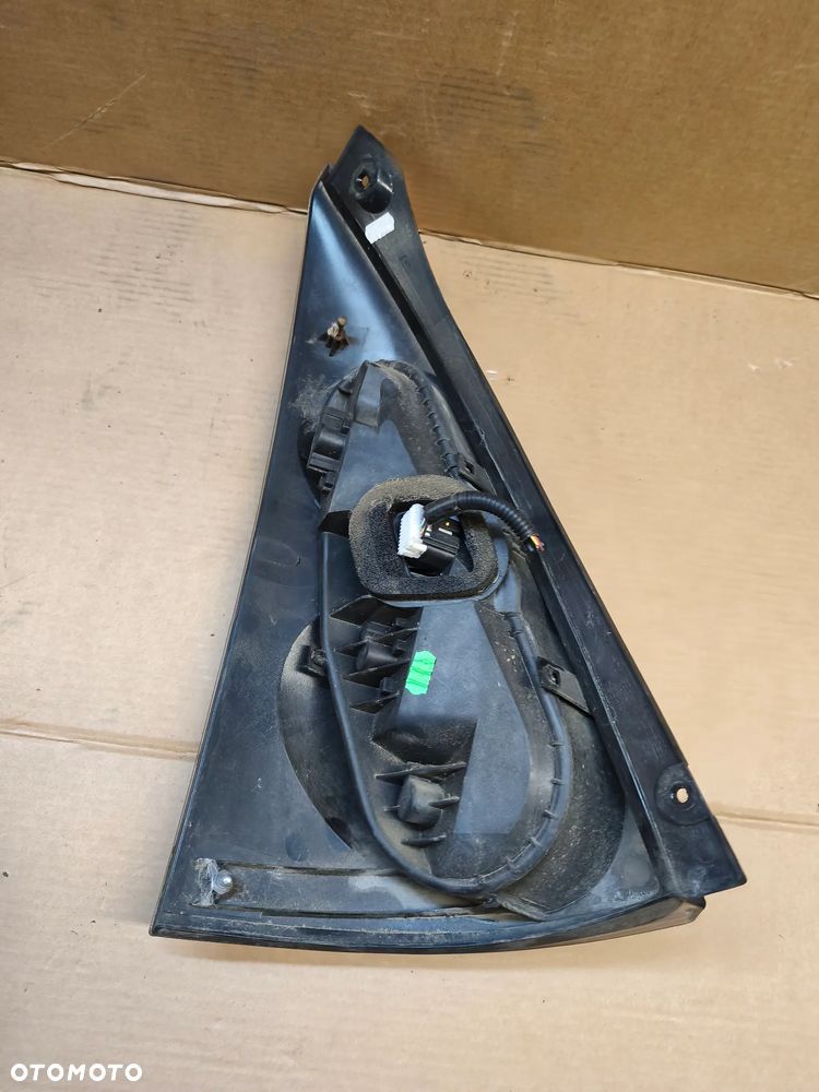 LAMPA TYŁ TYLNA PRAWA PEUGEOT 107 - 3