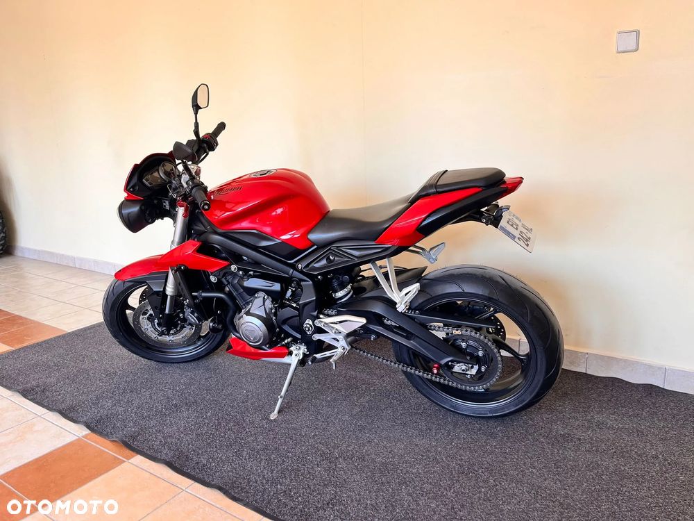 Triumph Street Triple - 9