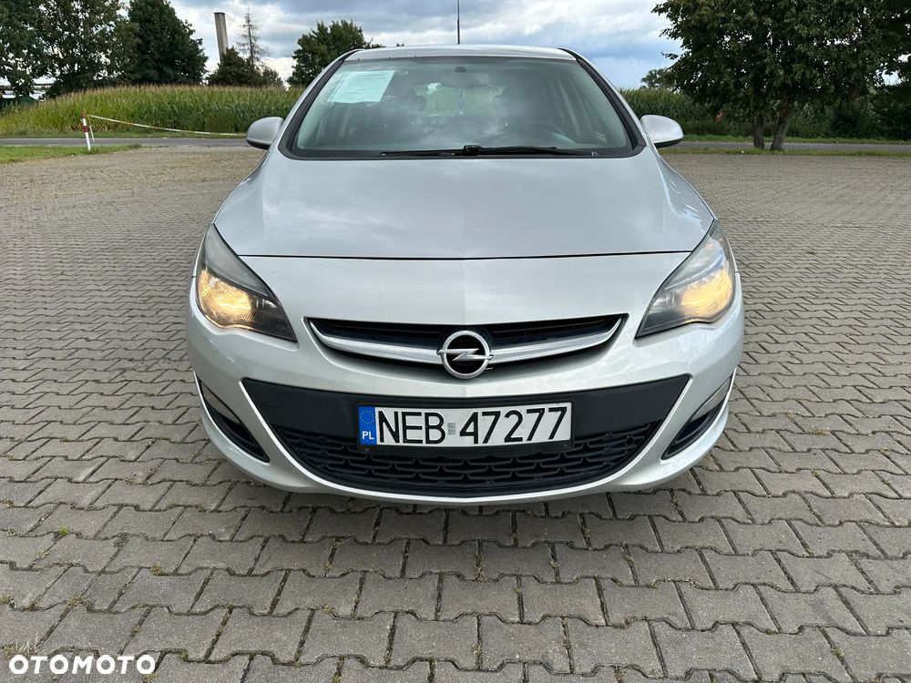 Opel Astra 2014 photo 2