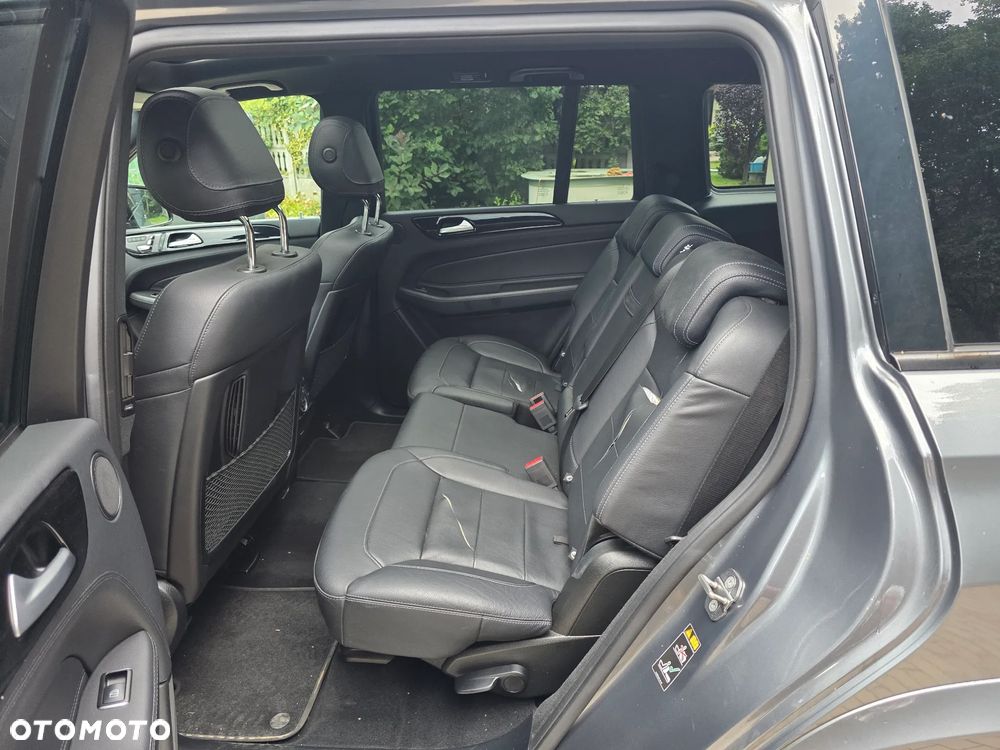 Mercedes-Benz GLS - 12