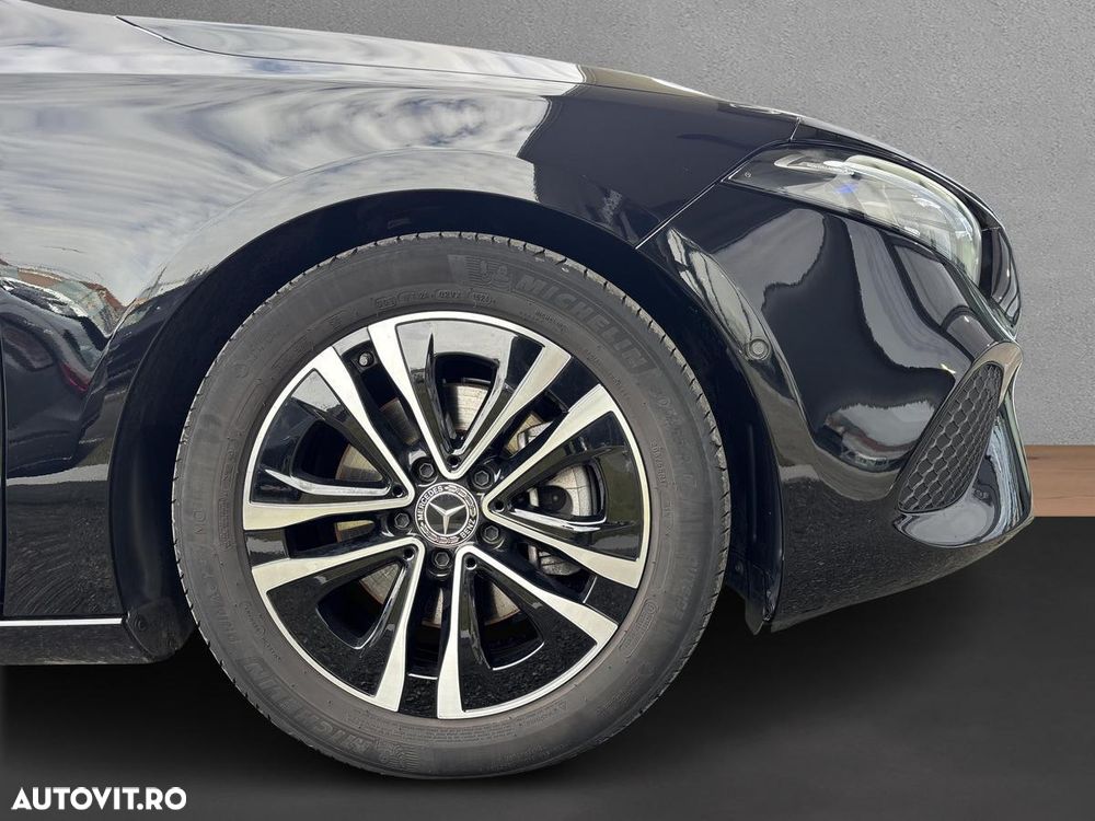 Mercedes-Benz A 180 Sedan 7G-DCT - 16