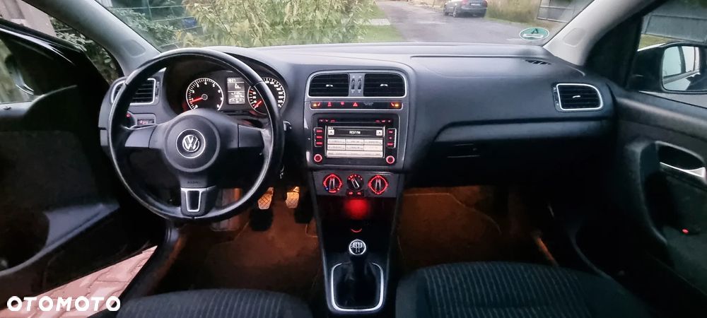 Volkswagen Polo 1.4 16V Comfortline - 22