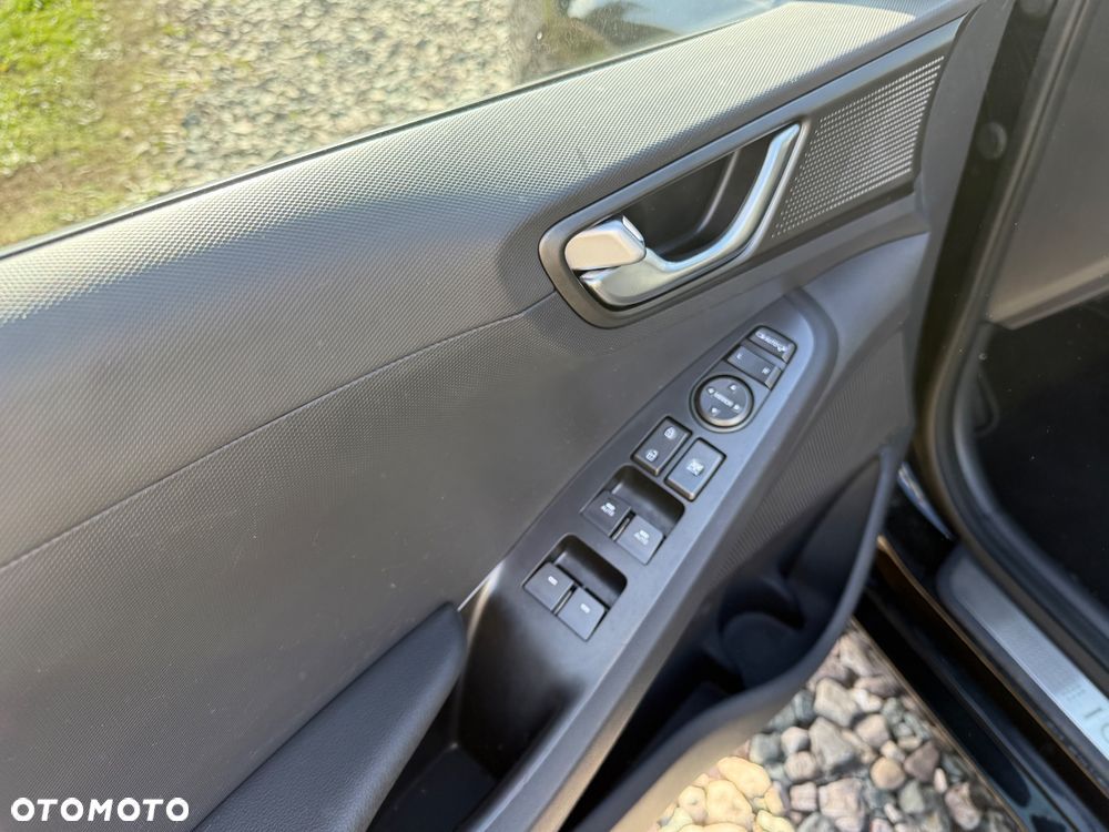 Hyundai IONIQ hybrid Premium - 17