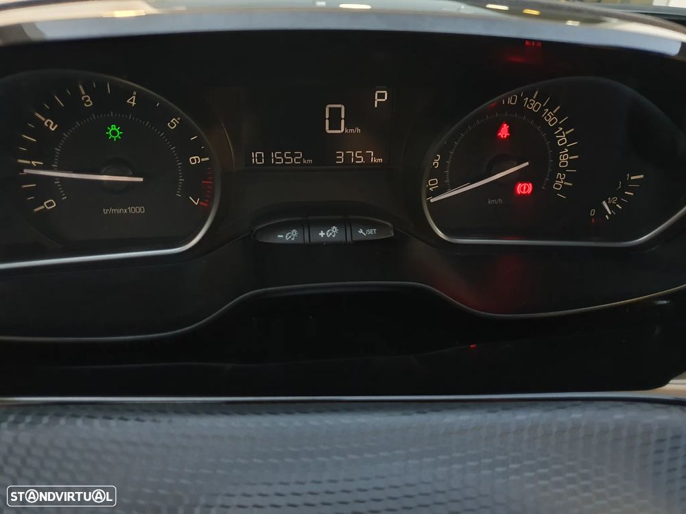 Peugeot 2008 1.2 PureTech Style EAT6 - 9