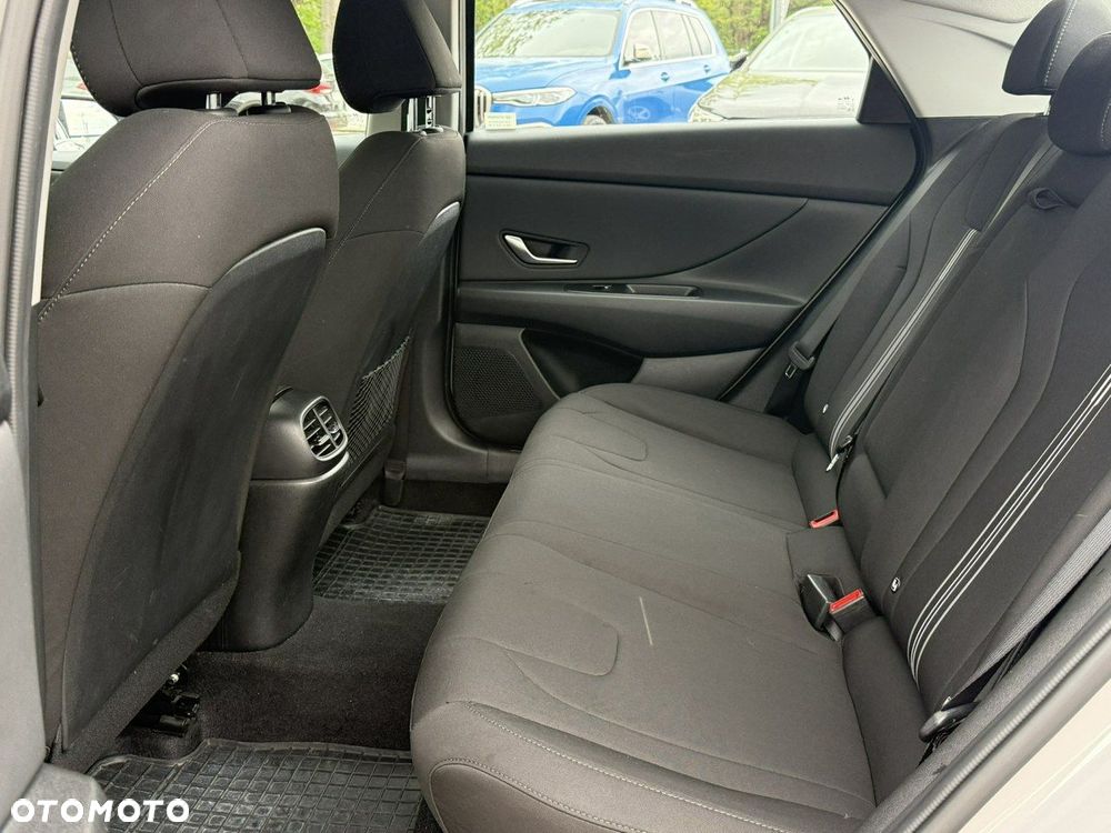 Hyundai Elantra 1.6 Smart CVT - 15