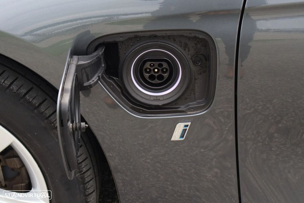 BMW 330 e iPerformance Line Sport - 30
