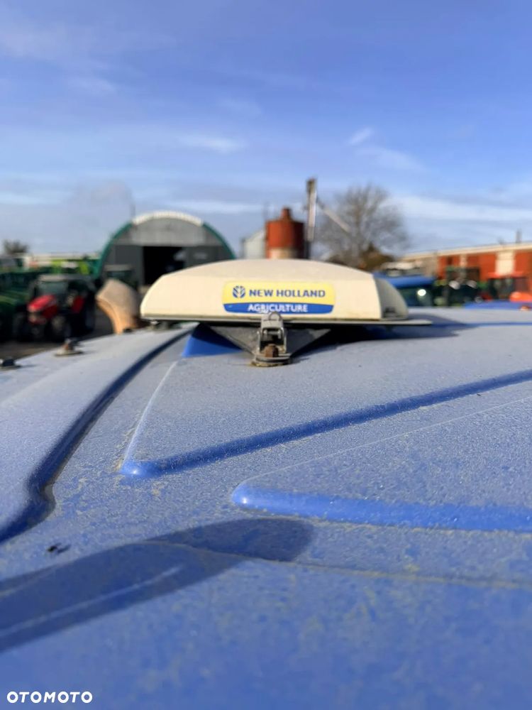 New Holland T8030 - 21