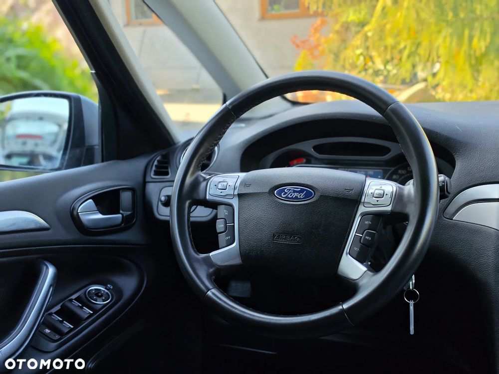 Ford S-Max - 31