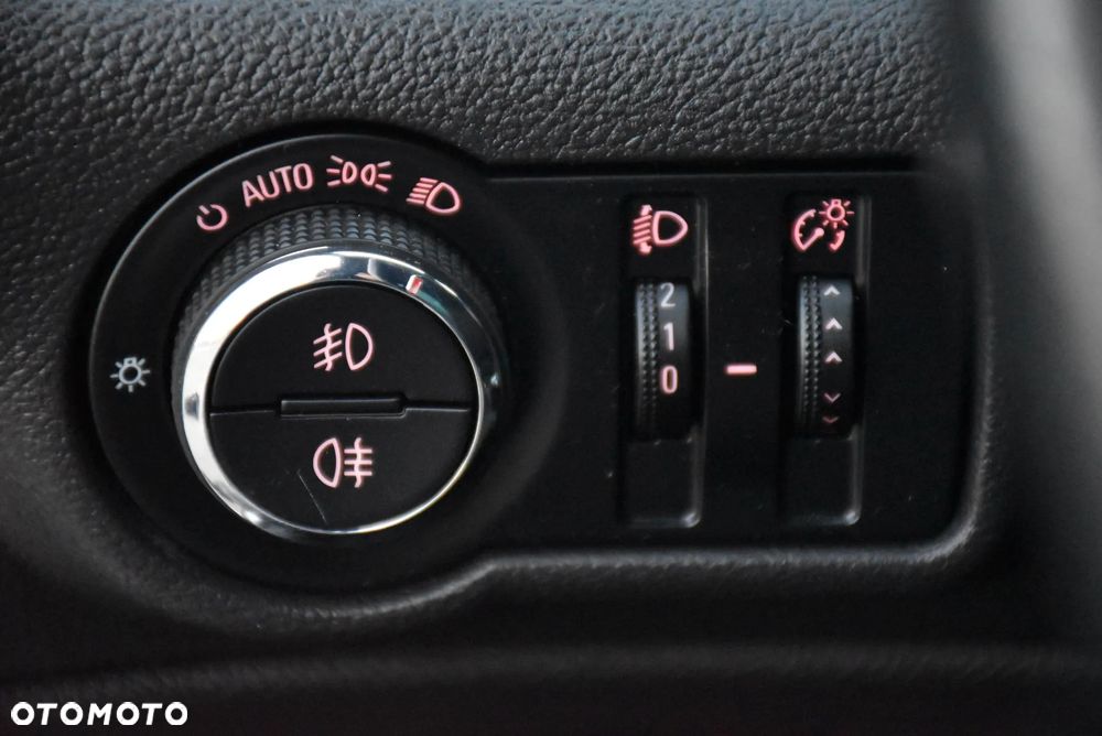 Opel Astra 1.4 Turbo Cosmo - 23