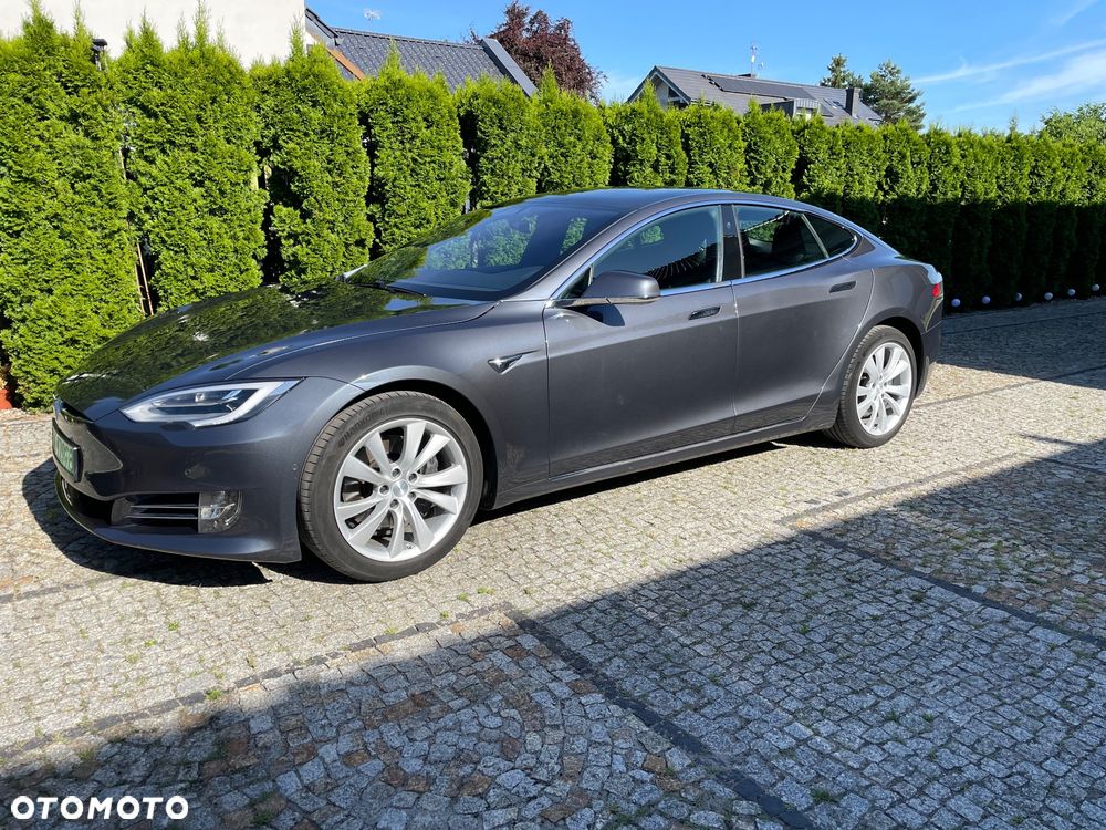 Tesla Model S - 1