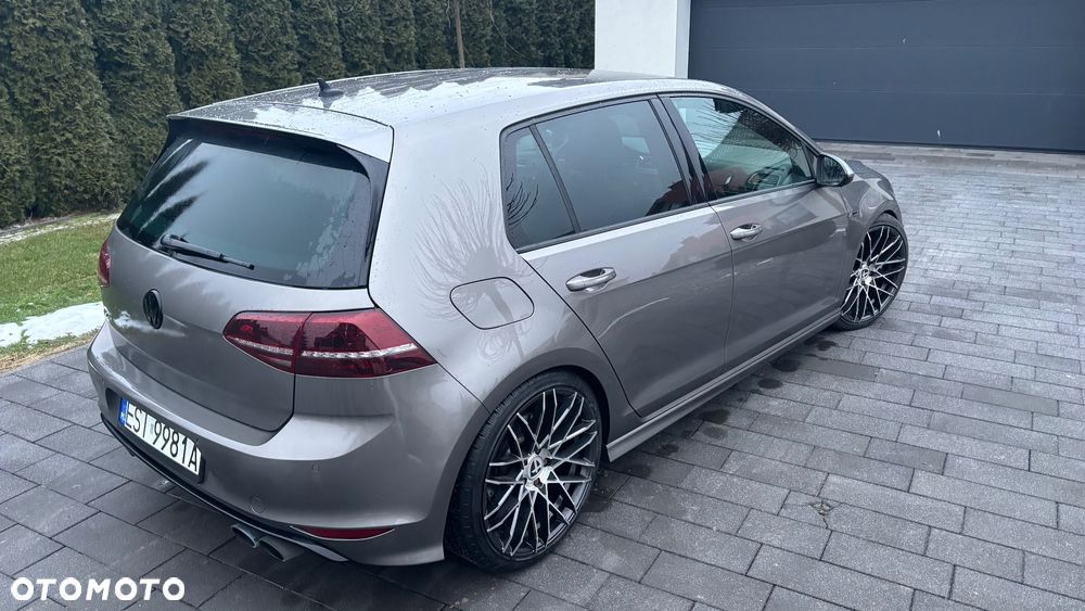 Volkswagen Golf - 16