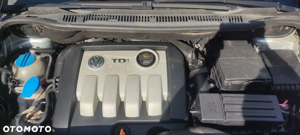 Volkswagen Touran 1.9 TDI Highline - 2