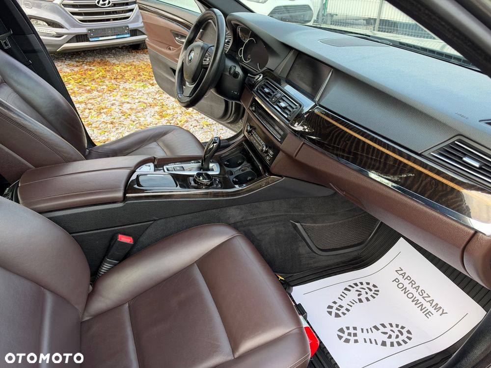 BMW Seria 5 528i xDrive Luxury Line - 26