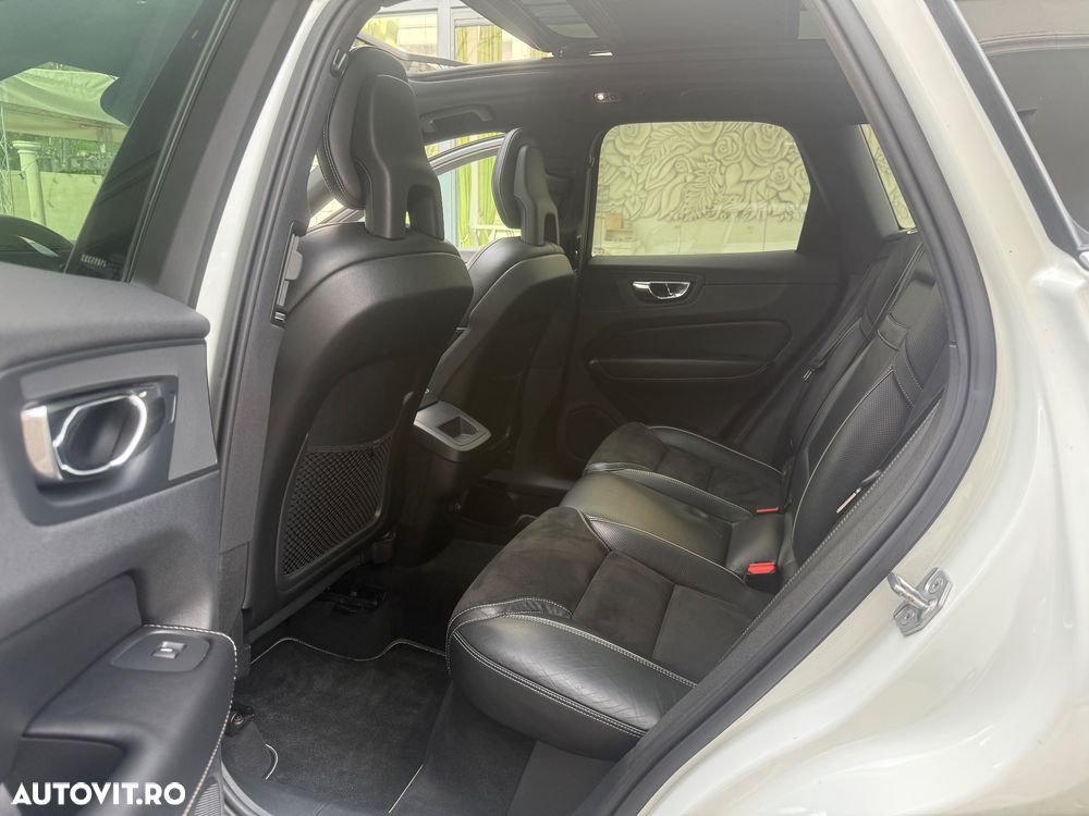 Volvo XC 60 D5 AWD R-Design - 11