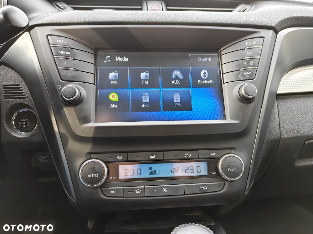 Toyota Avensis 1.8 Selection MS - 12