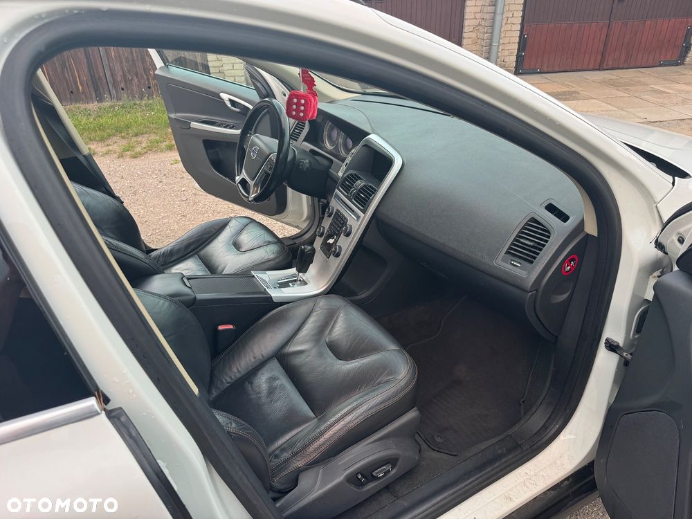Volvo XC 60 T6 AWD Momentum - 9