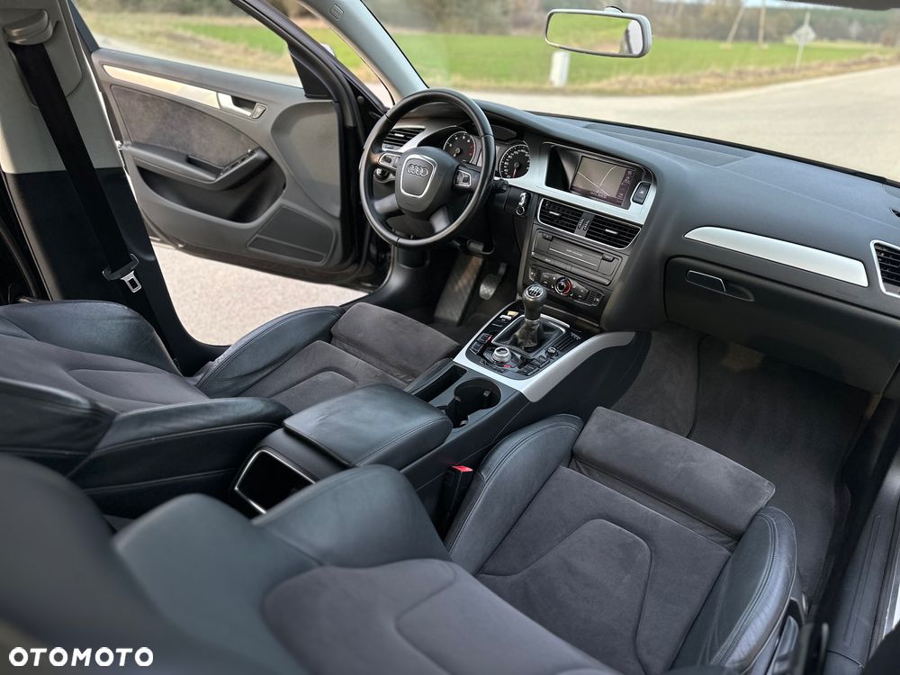 Audi A4 Limousine - 35