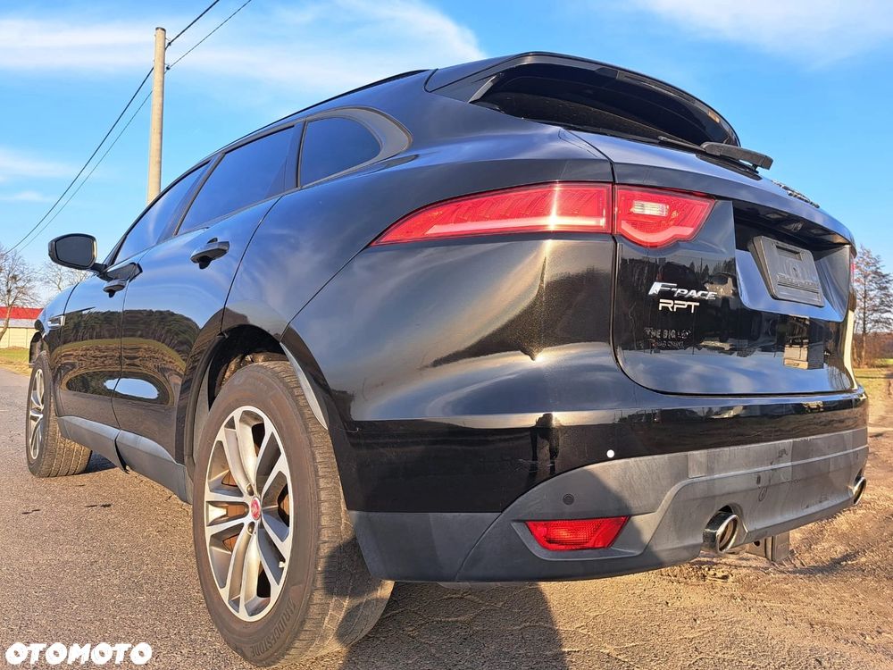 Jaguar F-Pace - 12