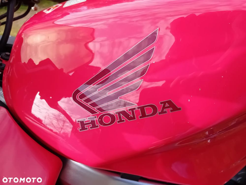 Honda VFR - 16