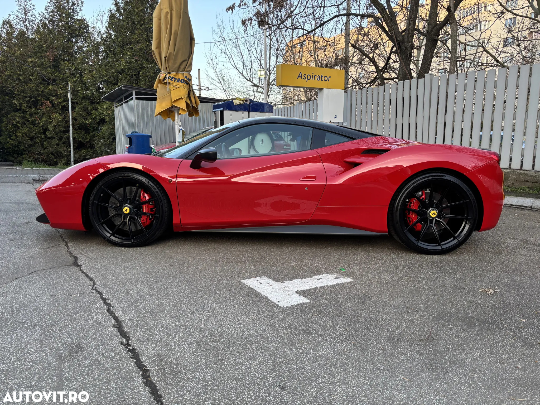 Ferrari 488 GTB - 12