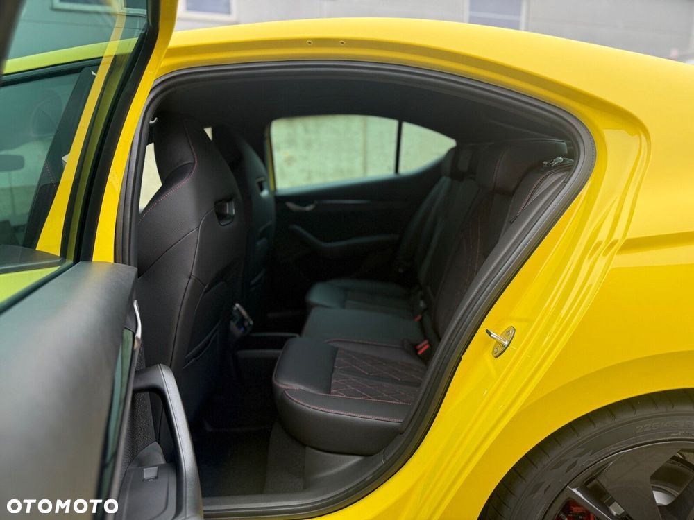 Skoda Octavia 2.0 TSI RS DSG - 11