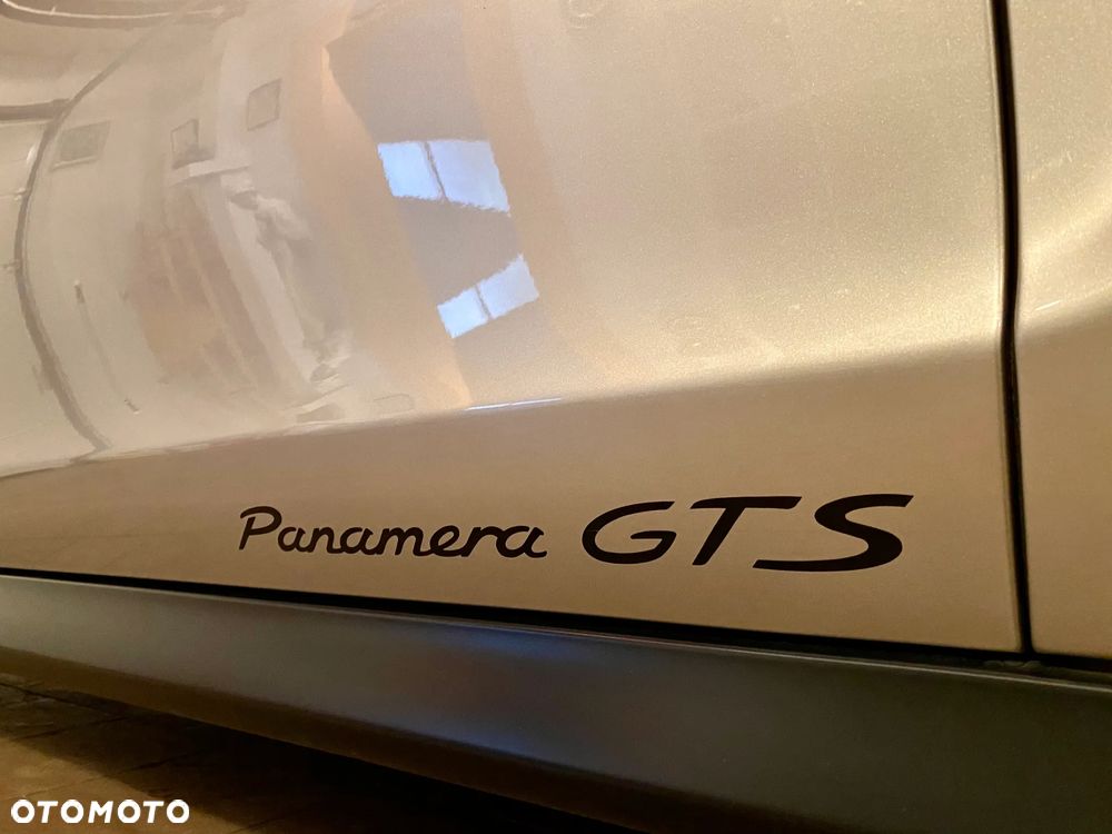 Porsche Panamera GTS PDK - 9
