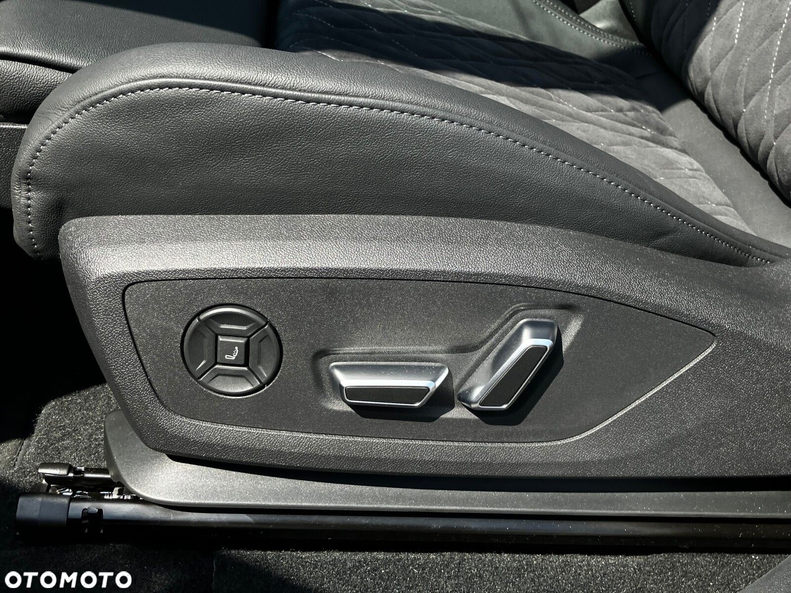 Audi Q6 e-tron - 40