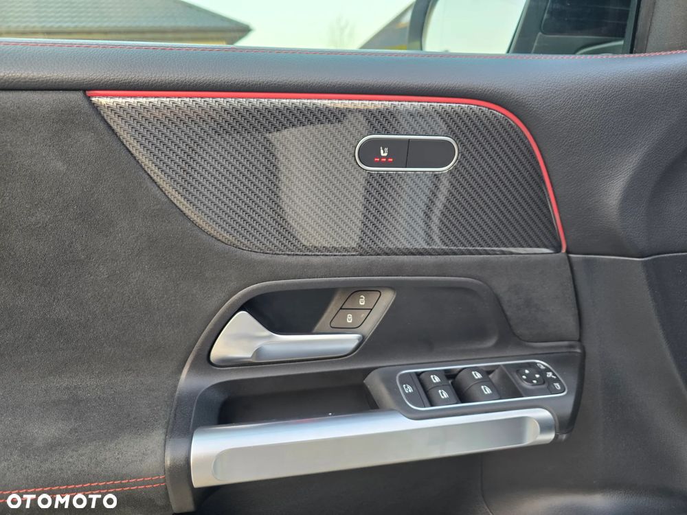 Mercedes-Benz GLB 200 d 4-Matic AMG Line 8G-DCT - 11