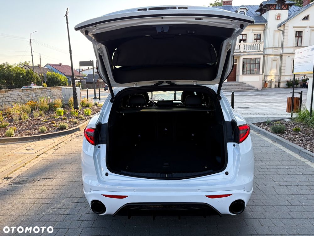 Alfa Romeo Stelvio 2.0 Turbo TI Q4 - 12