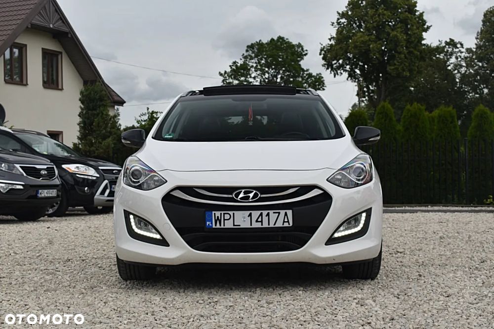 Hyundai i30 i30cw 1.6 CRDi Fifa World Cup Edition - 3