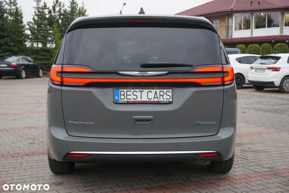 Chrysler Pacifica - 11