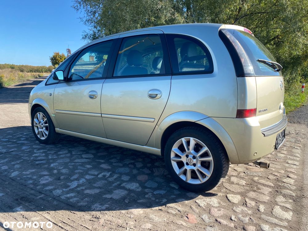 Opel Meriva 1.8 16V Cosmo Easytronic - 38