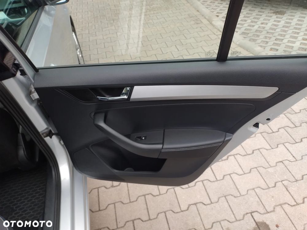 Skoda RAPID 1.6 TDI Ambition - 17