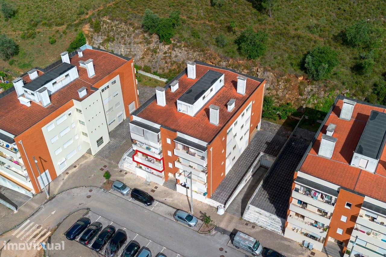 Apartamento T2 na Rua Vale de São Miguel - Grande imagem: 2/26