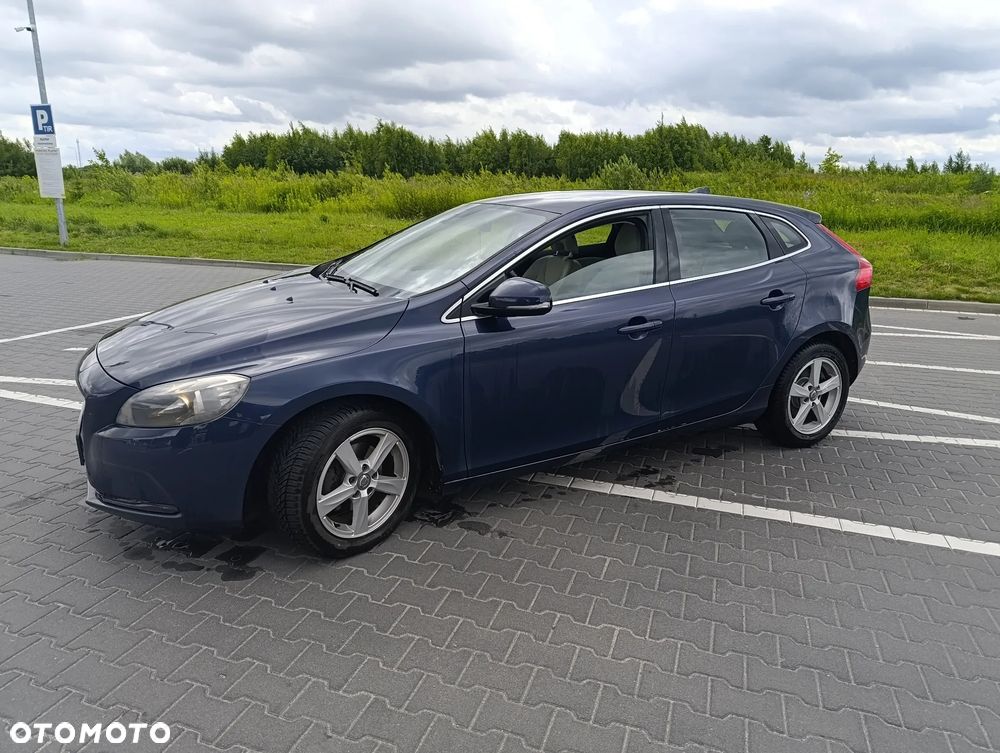 Volvo V40 D2 Momentum - 19