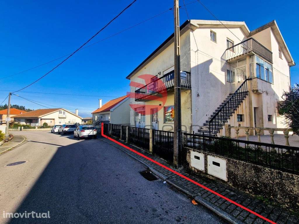 PRÉDIO C/ 4 FRAÇÕES AUTÓNOMAS + GARAGENS - Grande imagem: 2/24